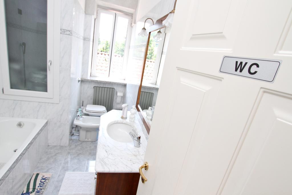 B&B Localita Manzoniane Lecco Szoba fotó
