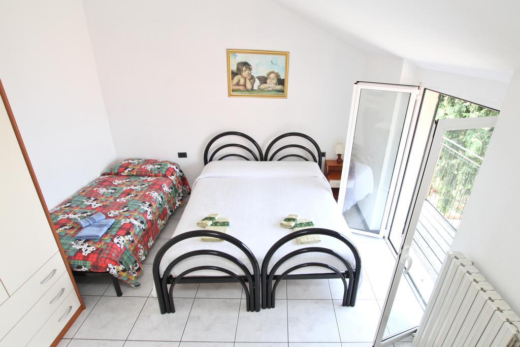 B&B Localita Manzoniane Lecco Szoba fotó