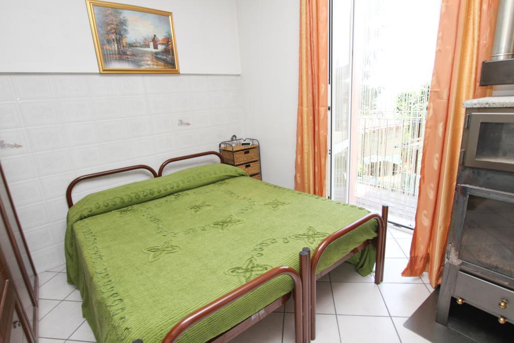 B&B Localita Manzoniane Lecco Szoba fotó
